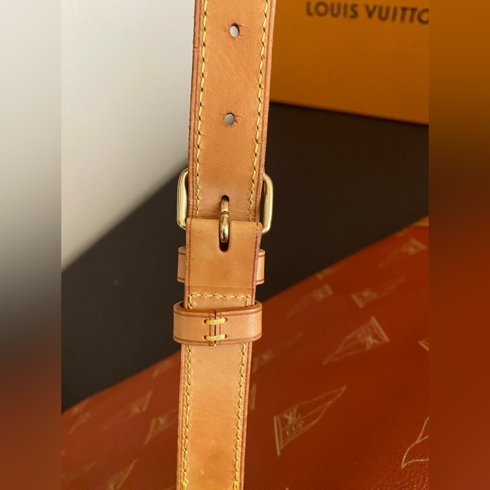 LV Limited edition World Cup - Picture 11 of 16
